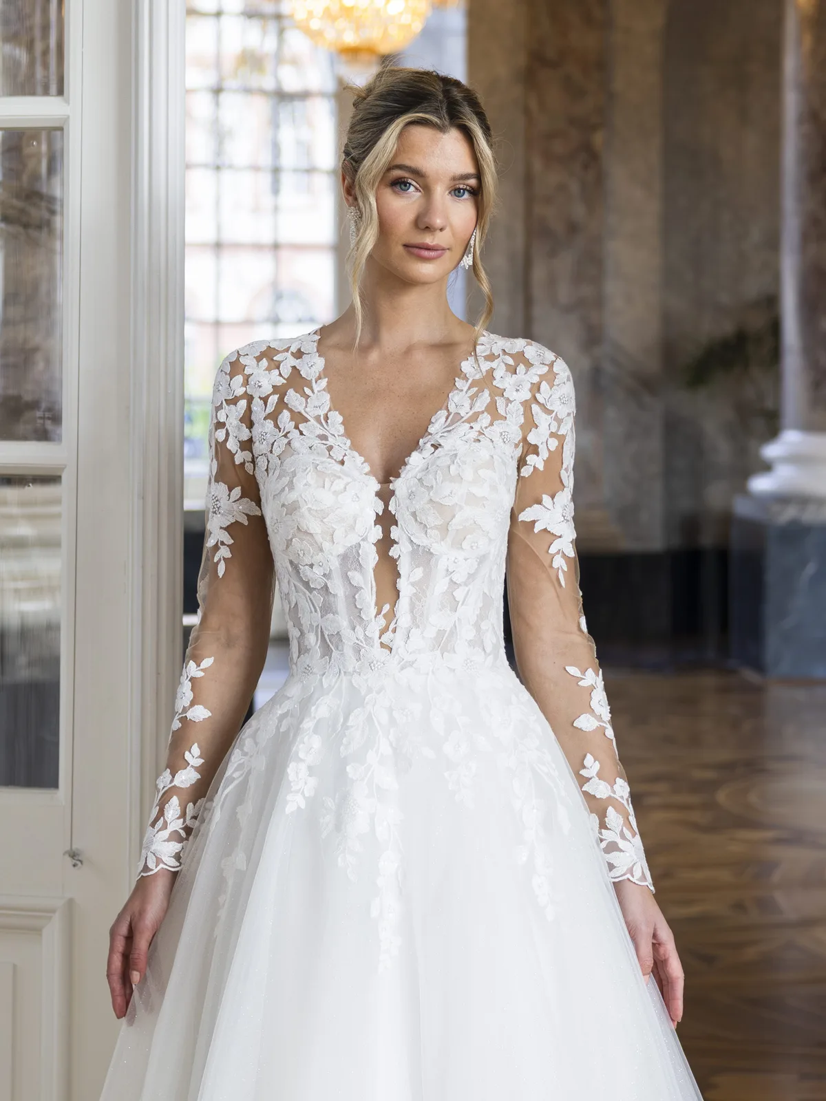 Diane Legrand De Luxe Brautkleid: De-Luxe-10012-Jacket-1-12A8560-Edit2