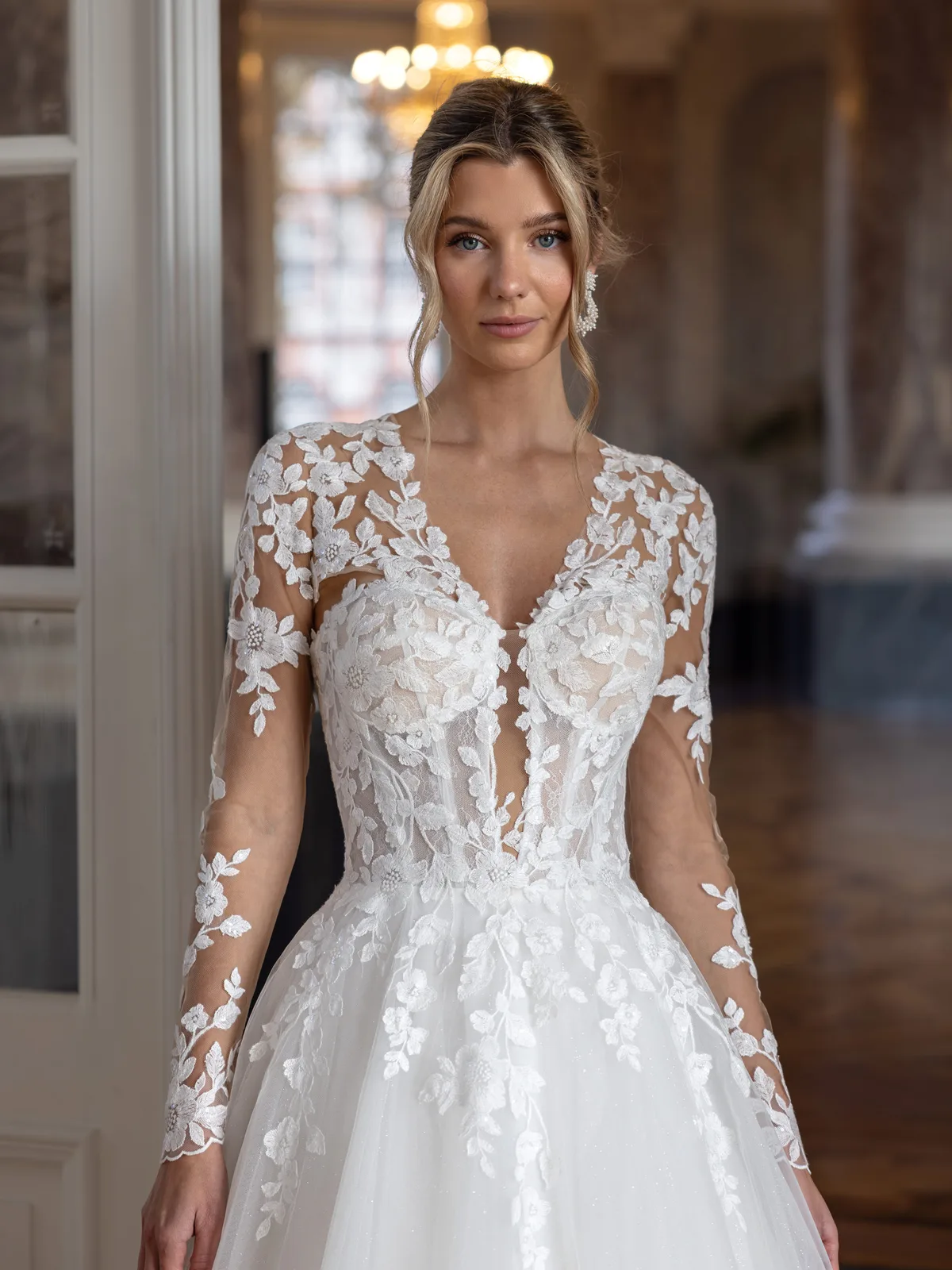 Diane Legrand De Luxe Brautkleid: De-Luxe-10012-Jacket-1-12A8568-Edit