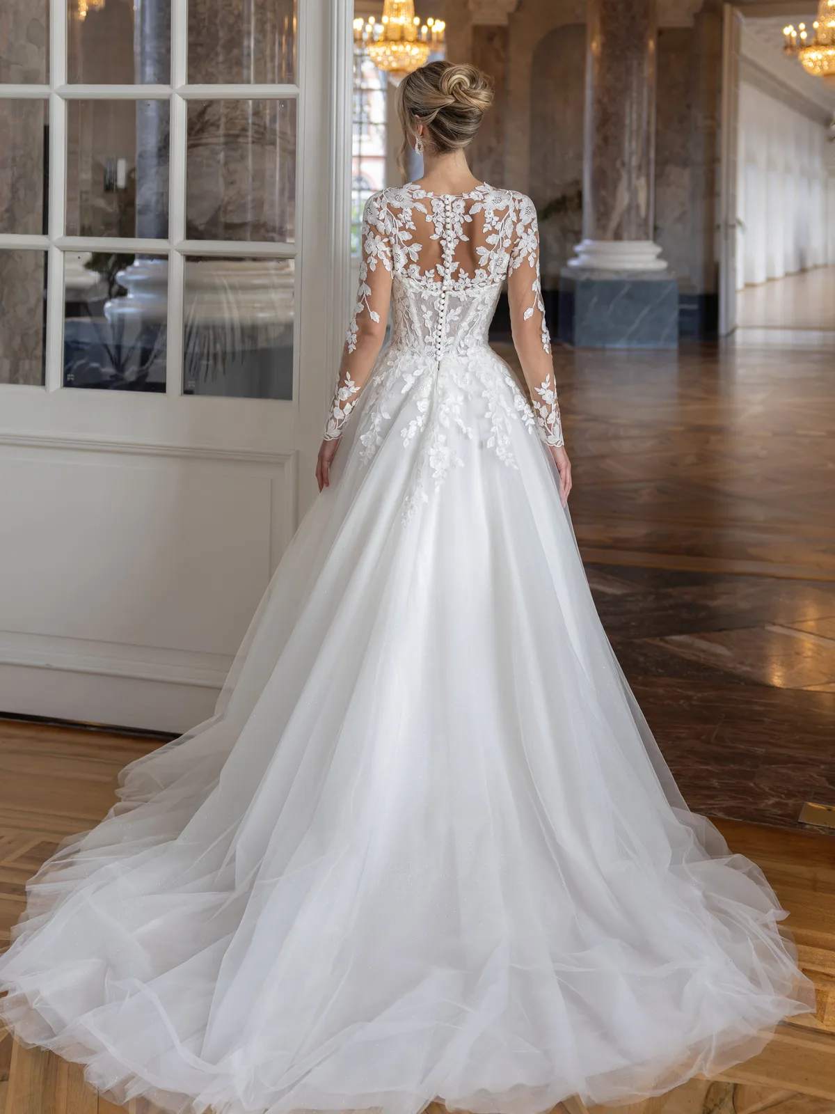 Diane Legrand De Luxe Brautkleid: De-Luxe-10012-Jacket-1-12A8573-Edit