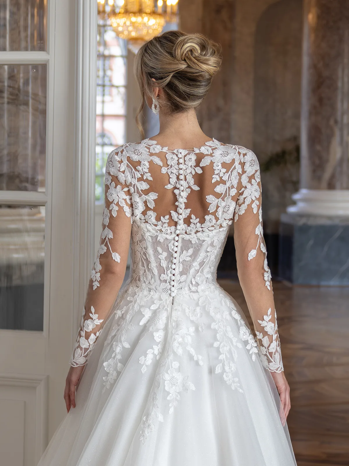Diane Legrand De Luxe Brautkleid: De-Luxe-10012-Jacket-1-12A8573-Edit2
