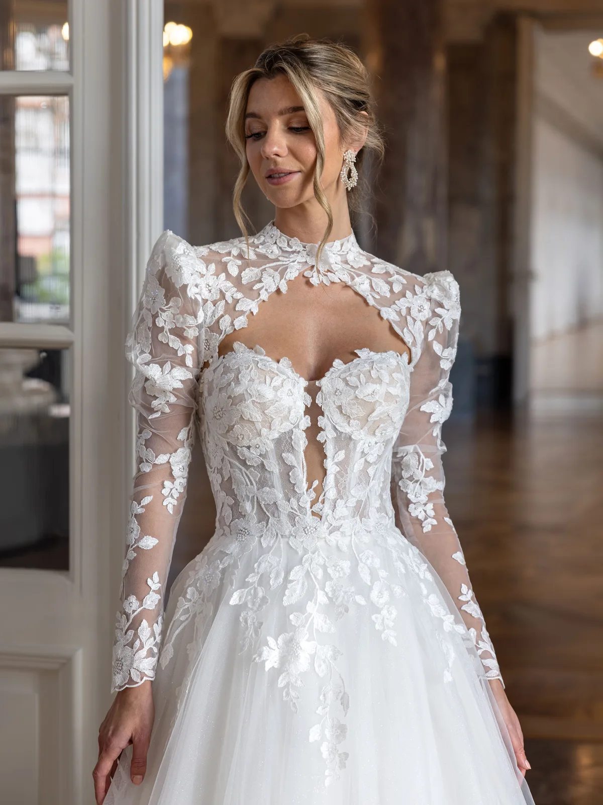 Diane Legrand De Luxe Brautkleid: De-Luxe-10012-Jacket-2-12A8625-Edit