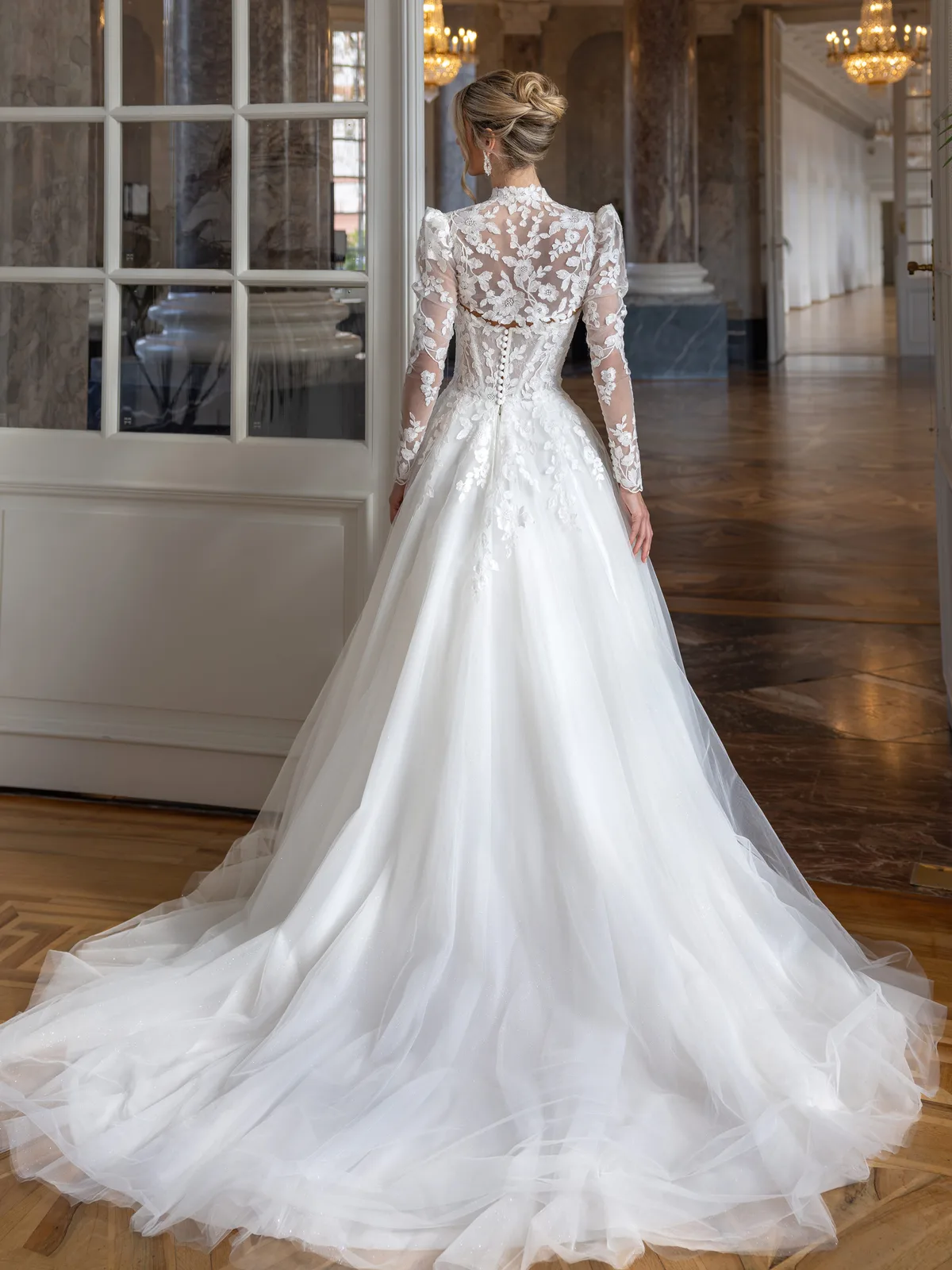 Diane Legrand De Luxe Brautkleid: De-Luxe-10012-Jacket-2-12A8633-Edit