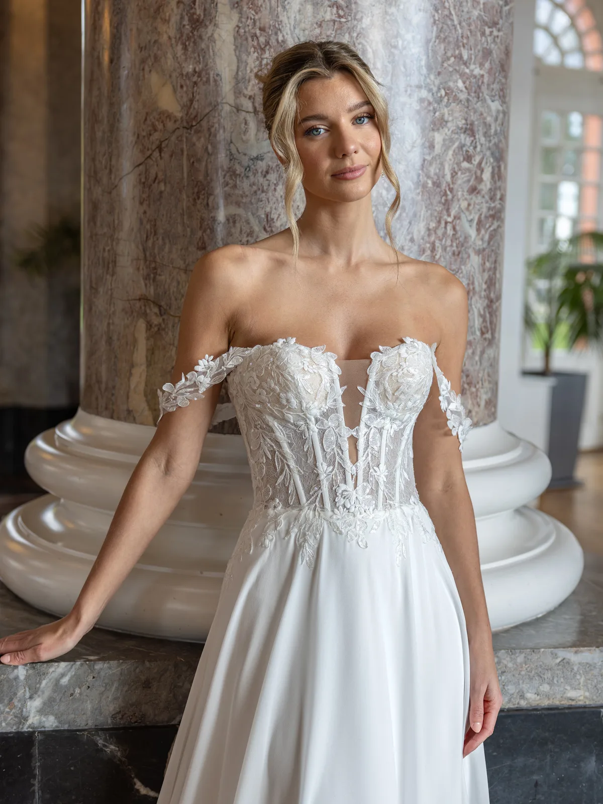 Diane Legrand De Luxe Brautkleid: De-Luxe-10013-12A6489-Edit