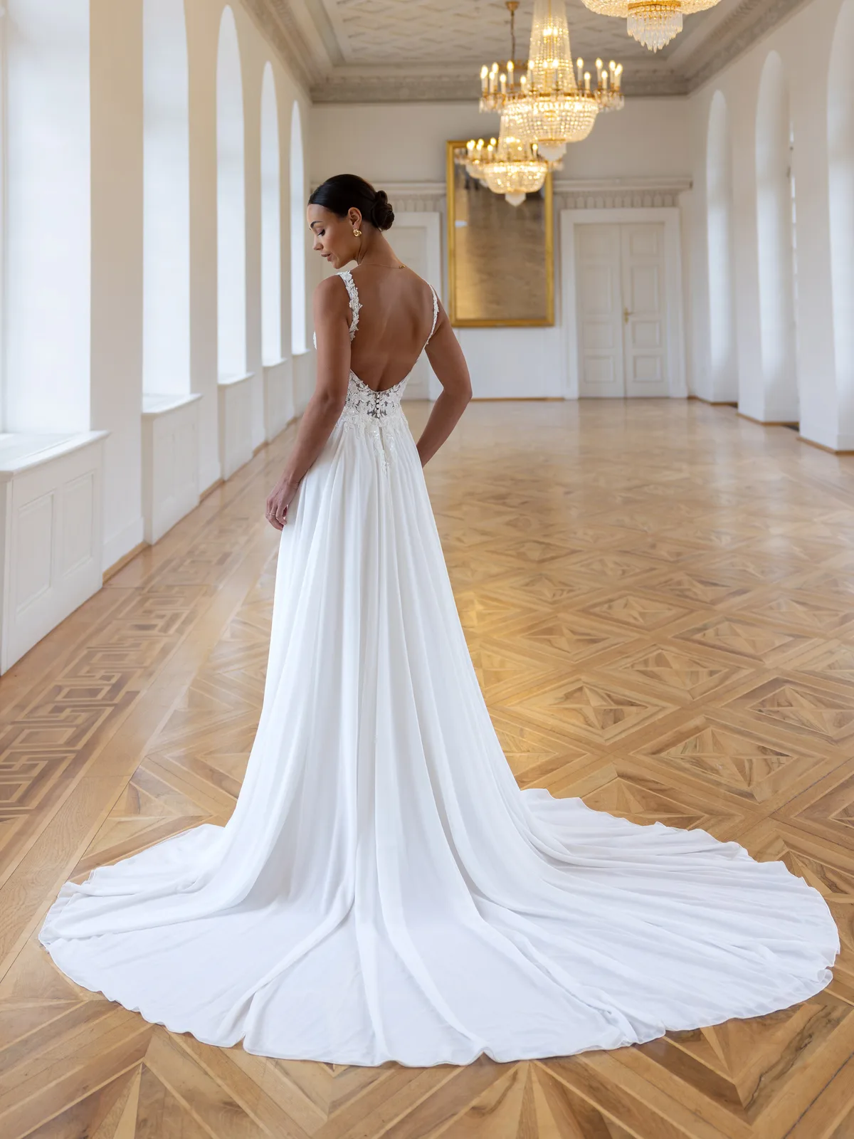 Diane Legrand De Luxe Brautkleid: De-Luxe-10014-12A1528-Edit