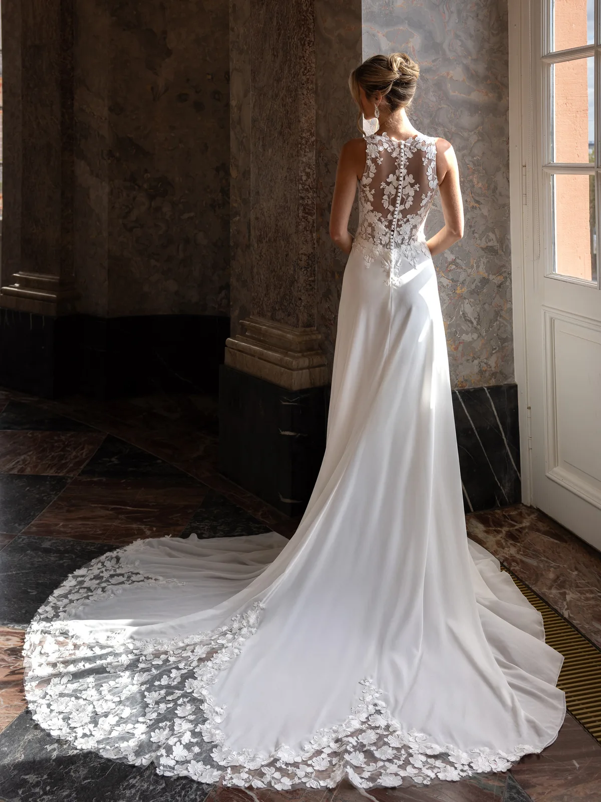Diane Legrand De Luxe Brautkleid: De-Luxe-10016-12A8058-Edit