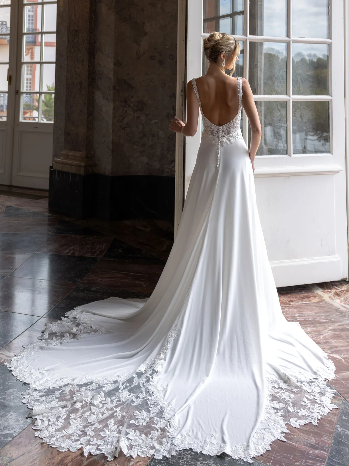 Diane Legrand De Luxe Brautkleid: De-Luxe-10018-12A7170-Edit