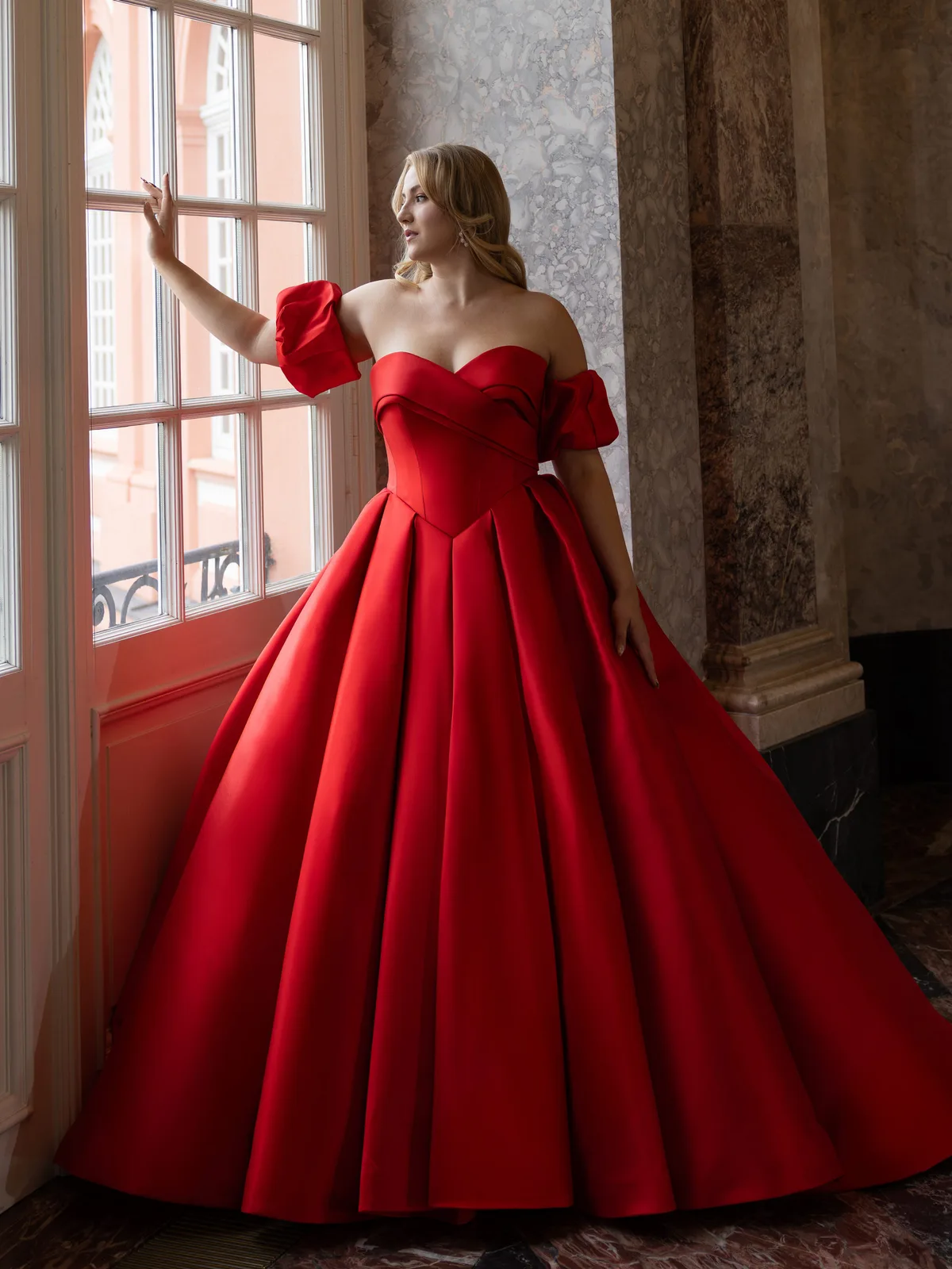Diane Legrand De Luxe Brautkleid: De-Luxe-10019-Mikado-DELUXE-07