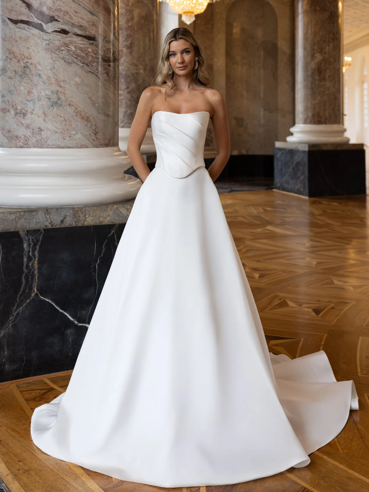 Diane Legrand De Luxe Brautkleid: De-Luxe-10020-DELUXE-43