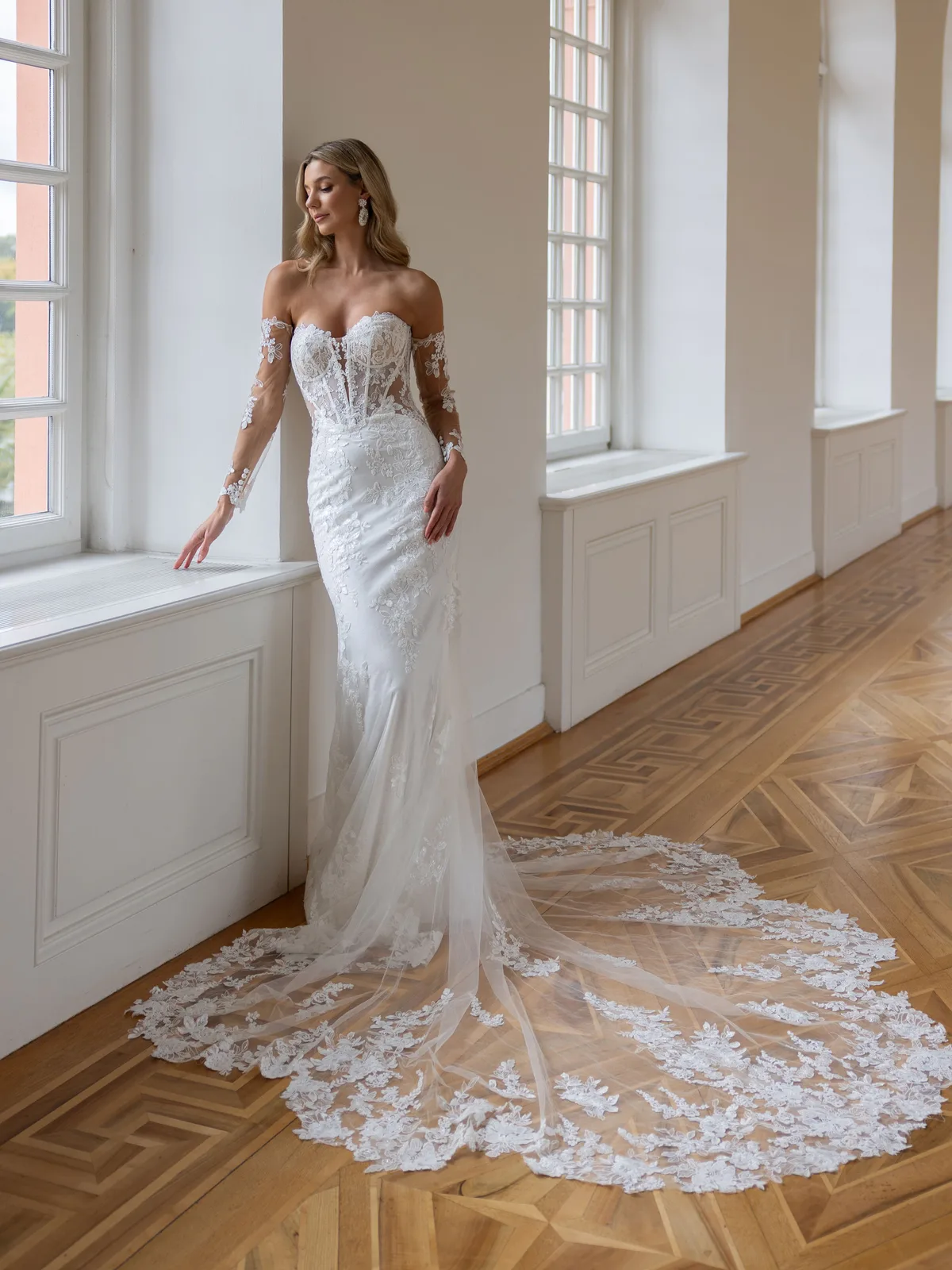 Diane Legrand De Luxe Brautkleid: De-Luxe-10023-12A2557-Edit
