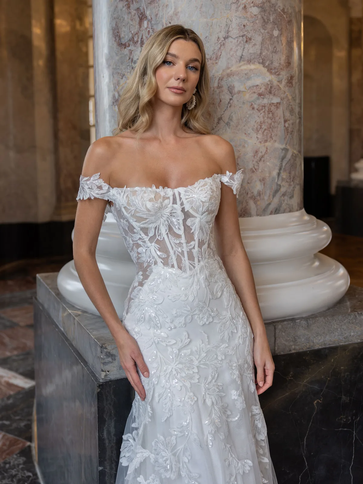 Diane Legrand De Luxe Brautkleid: De-Luxe-10026-12A1921-Edit