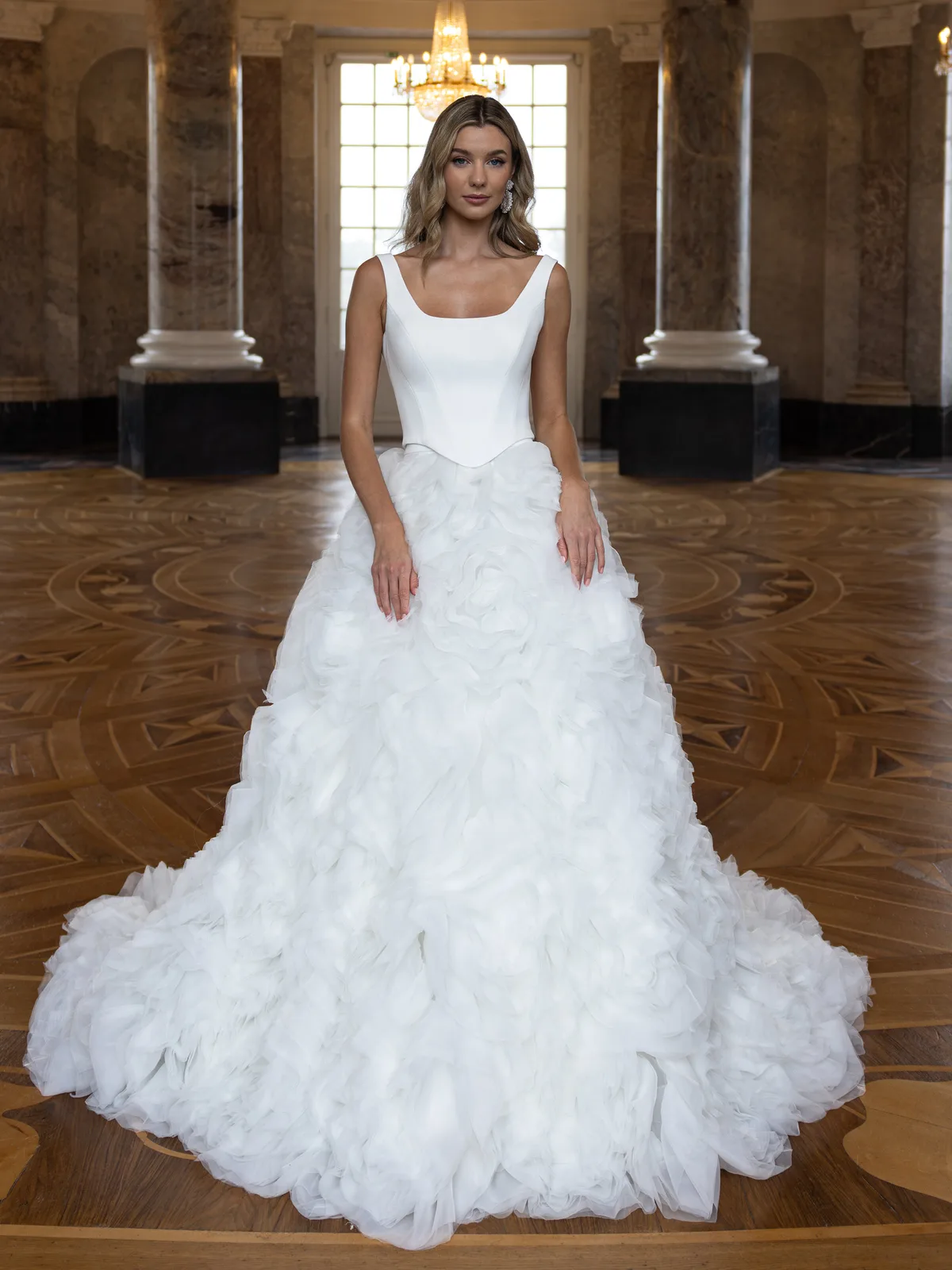 Diane Legrand De Luxe Brautkleid: De-Luxe-10029-Skirt-De-Luxe-10030-Corsage-DELUXE-35
