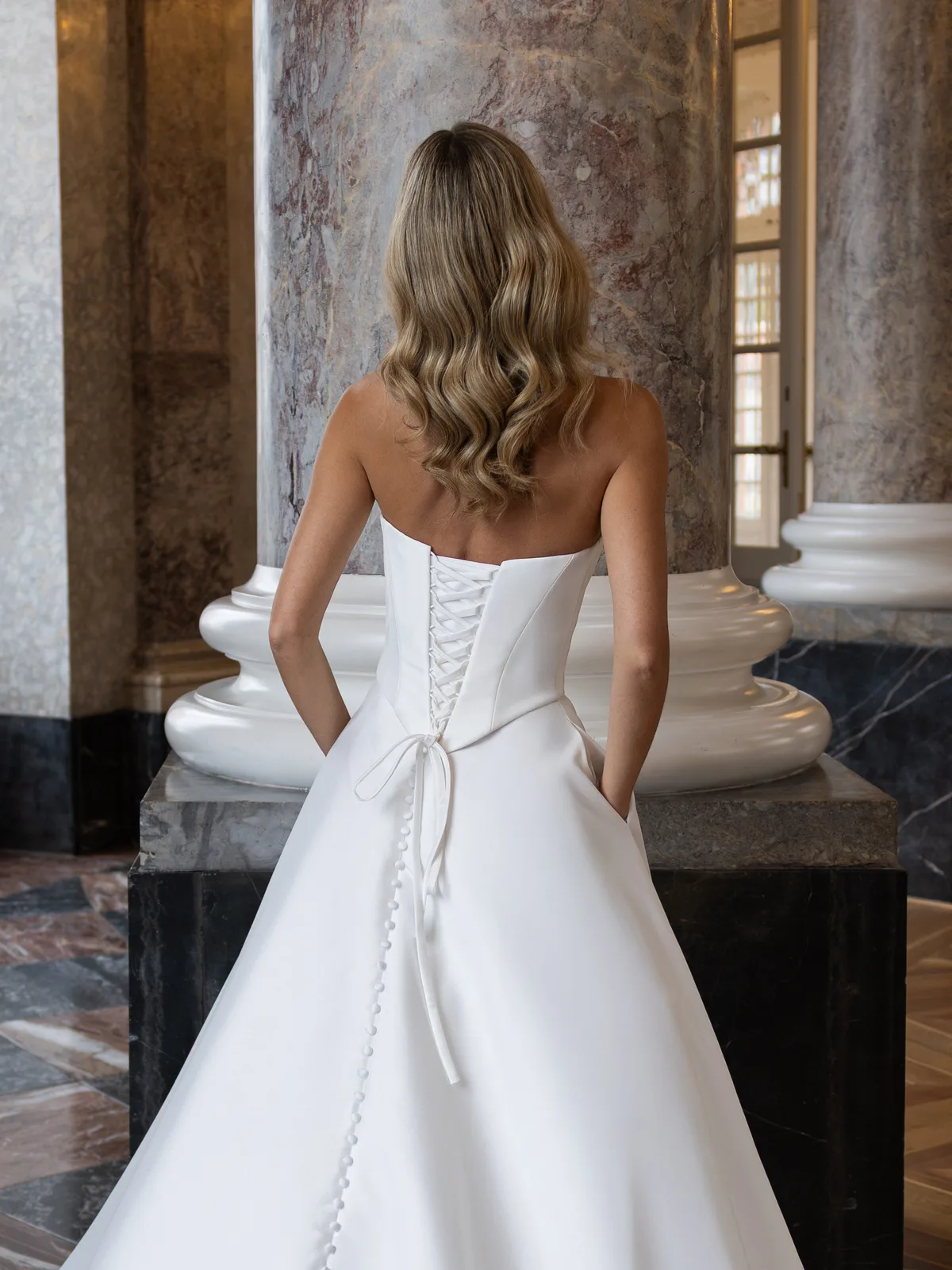 Diane Legrand De Luxe Brautkleid: De-Luxe-10031-Corsage-(2)