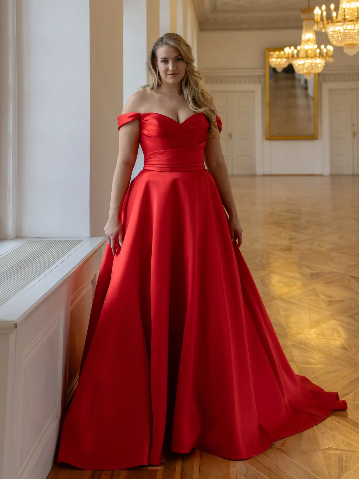 Diane Legrand De Luxe Brautkleid: De-Luxe-10039-Mikado-12A0462-Edit
