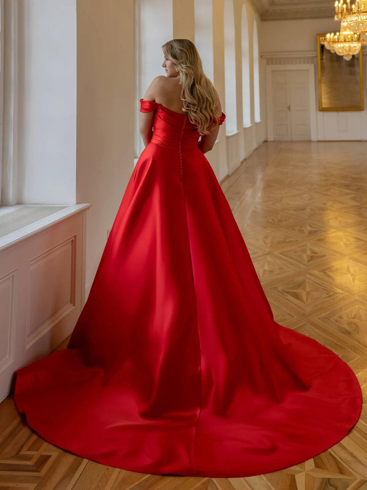 Diane Legrand De Luxe Brautkleid: De-Luxe-10039-Mikado-12A0470-Edit