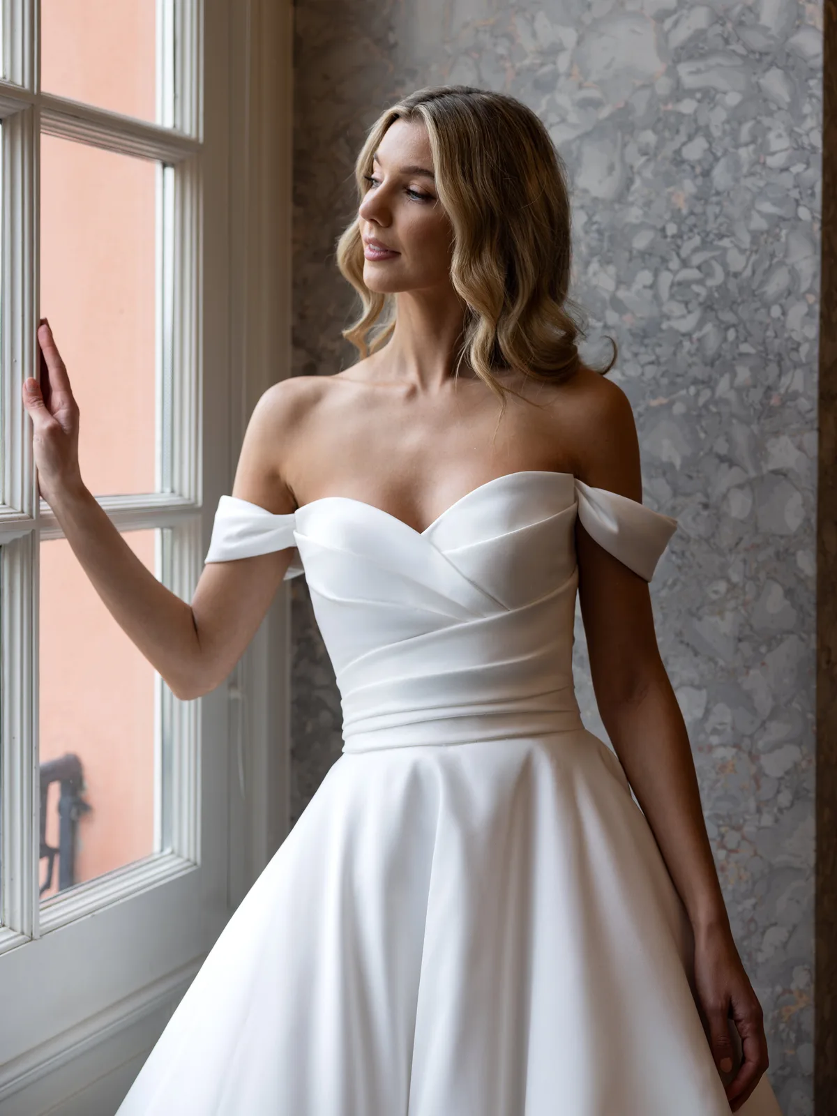 Diane Legrand De Luxe Brautkleid: De-Luxe-10039-Mikado-DELUXE-54