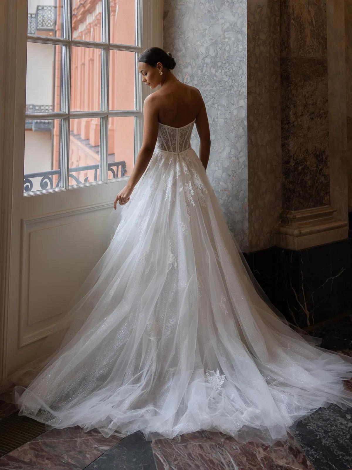 Diane Legrand De Luxe Brautkleid: De-Luxe-10040-12A1847-Edit