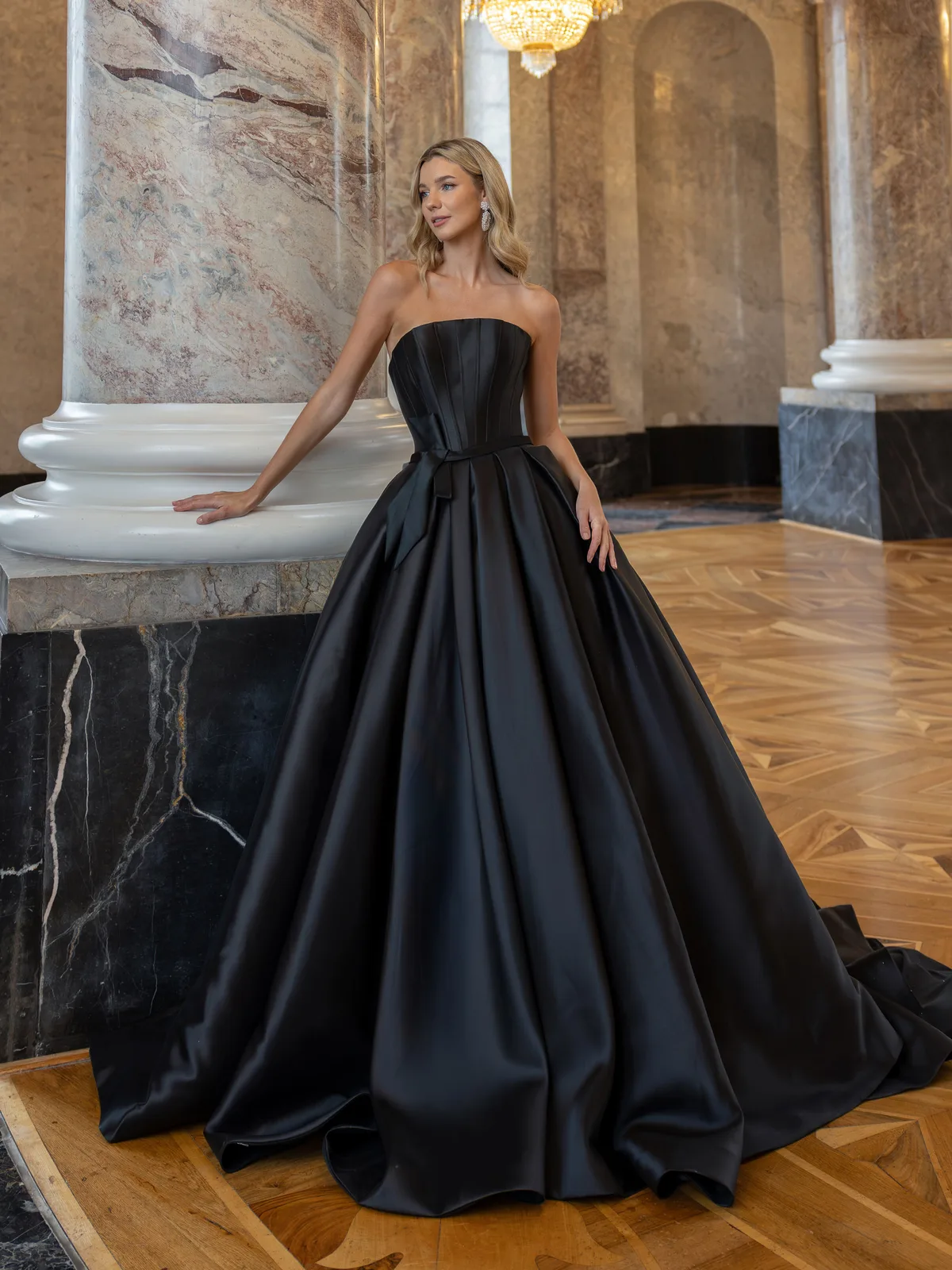 Diane Legrand De Luxe Brautkleid: De-Luxe-10041-Mikado-12A0063-Edit