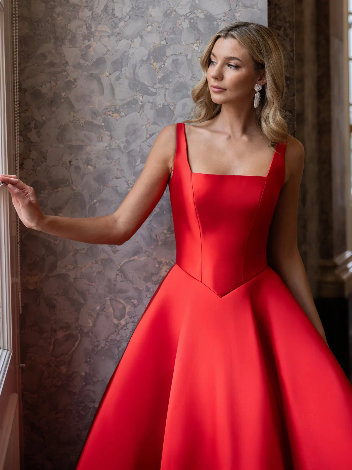 Diane Legrand De Luxe Brautkleid: De-Luxe-10042-Mikado-DELUXE-24