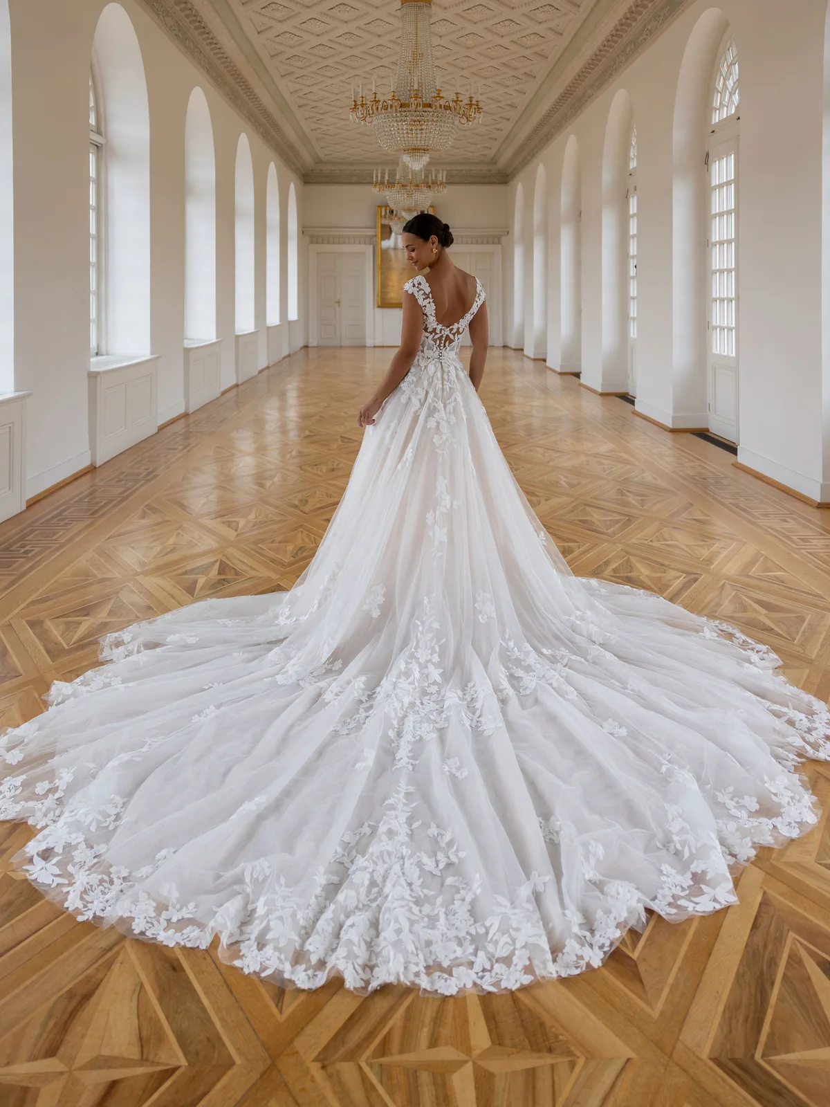 Diane Legrand De Luxe Brautkleid: De-Luxe-10043-12A2311-Edit