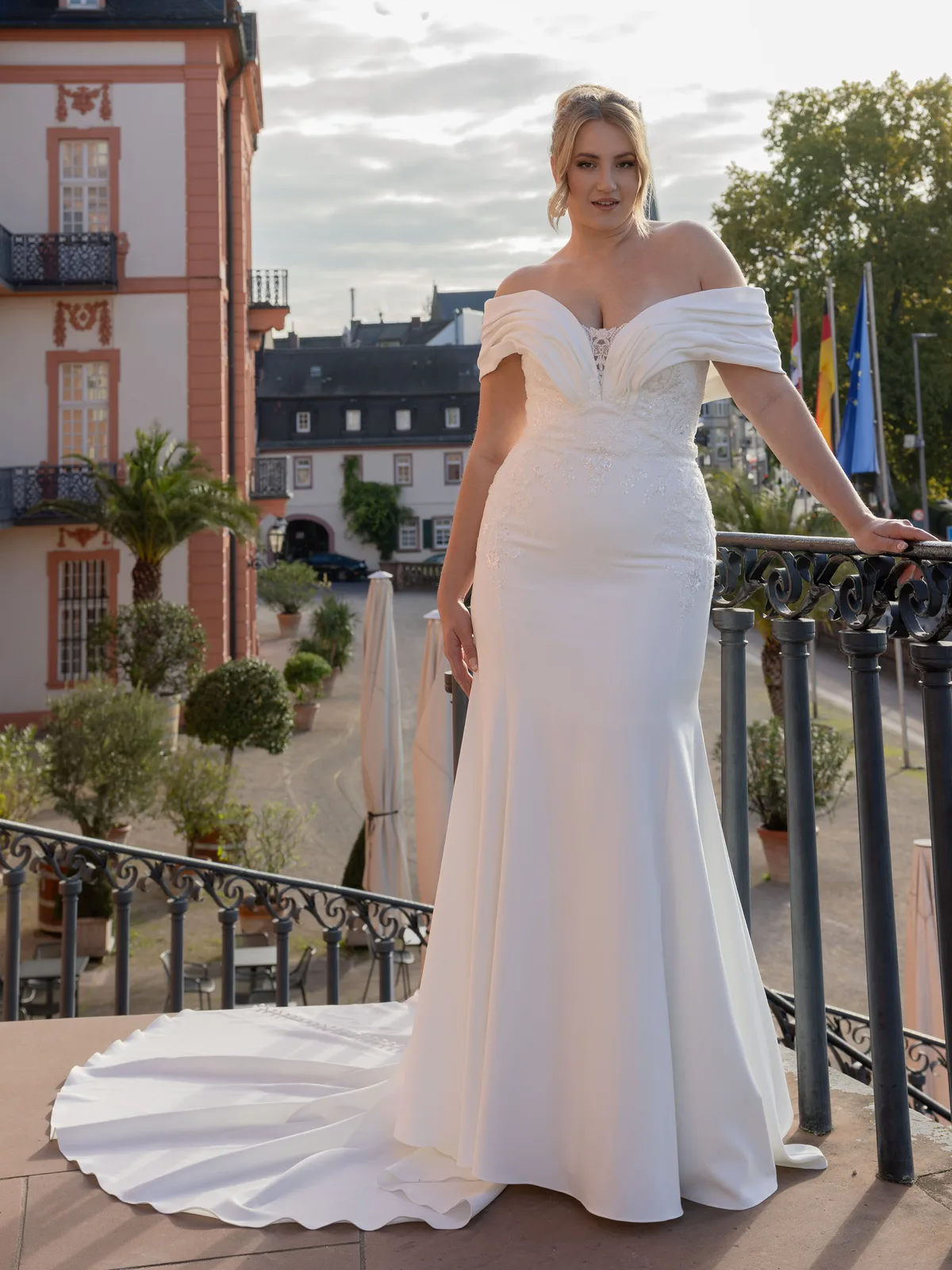 Diane Legrand Madonna Brautkleid: Madonna-90804-12A4079