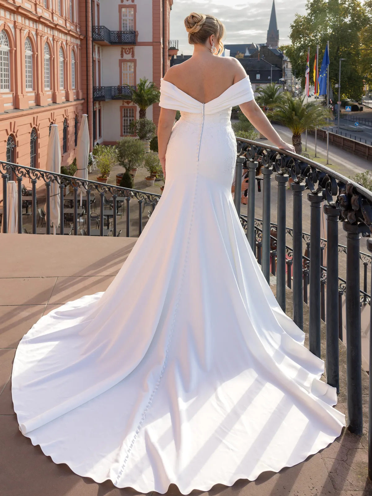 Diane Legrand Madonna Brautkleid: Madonna-90804-12A4107