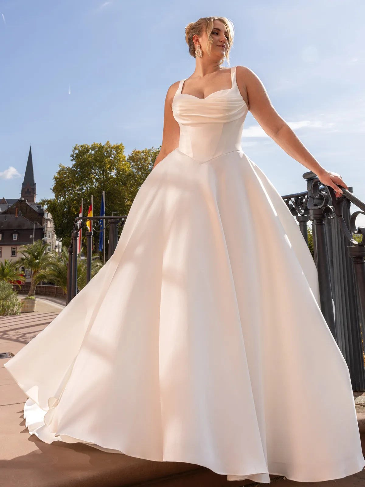 Diane Legrand Madonna Brautkleid: Madonna-90805-12A6009