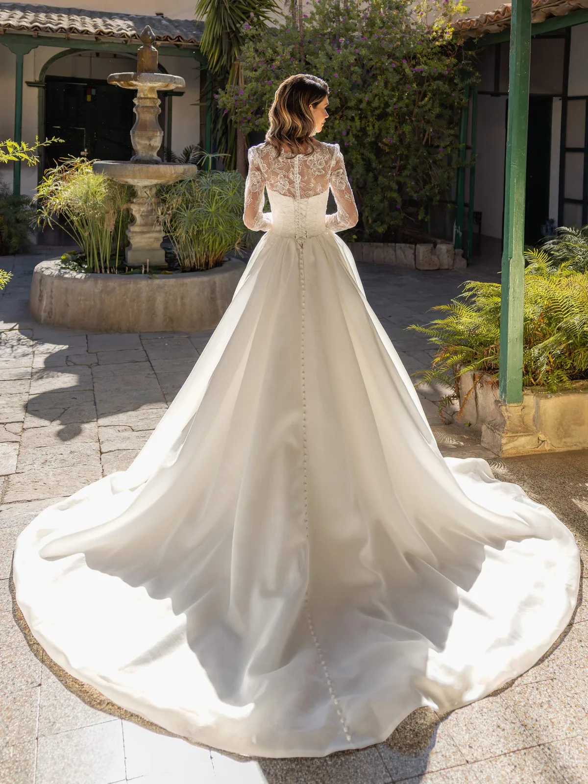 Diane Legrand Romance Brautkleid: Romance-8309-Jacket-12A2750-Edit