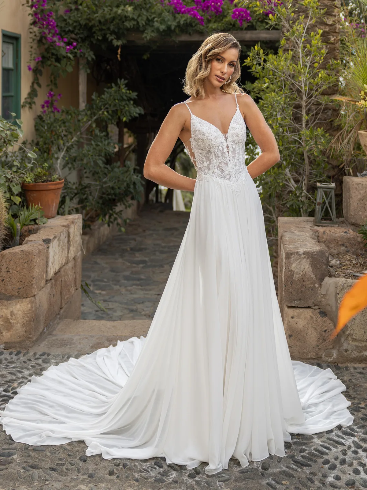 Diane Legrand Romance Brautkleid: Romance-8324-12A4447-Edit