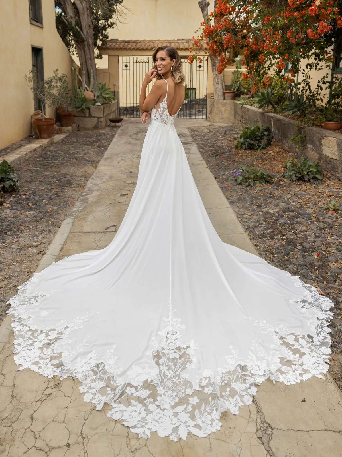 Diane Legrand Romance Brautkleid: Romance-8329-12A4223-2-Edit