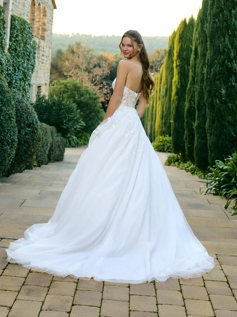 White One Brautkleid: whiteone-15